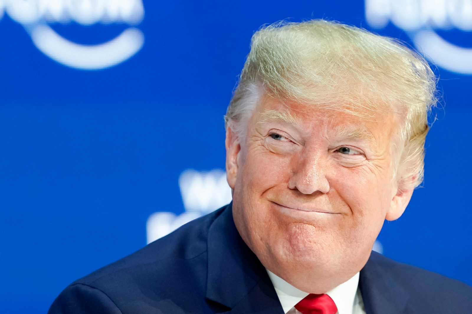 Рейтинг президента США упал до рекордных 36%