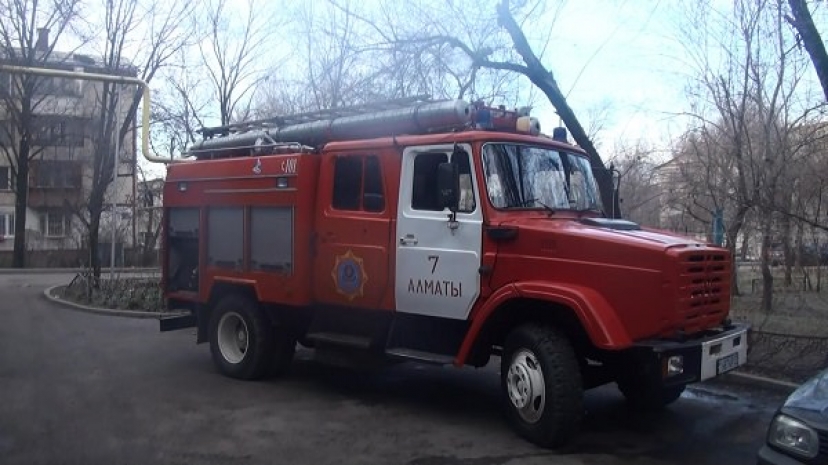 В строящемся офисе Karachaganak Petroleum тушат пожар