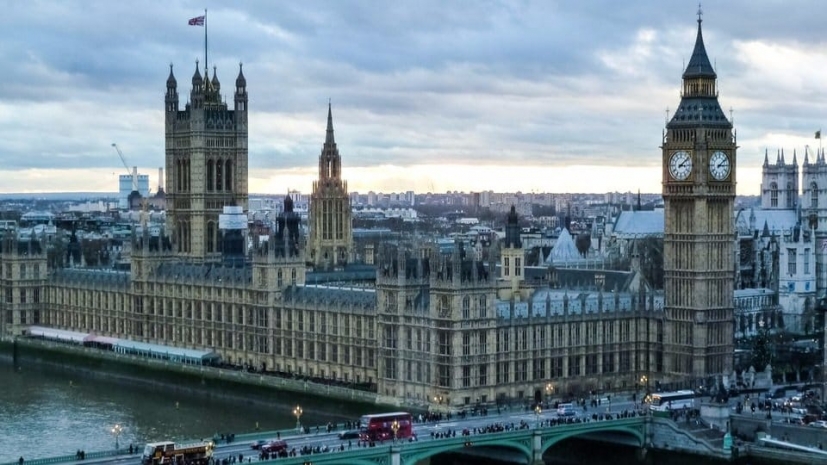 Из-за нападения у британского парламента пострадало 12 человек, есть убитые