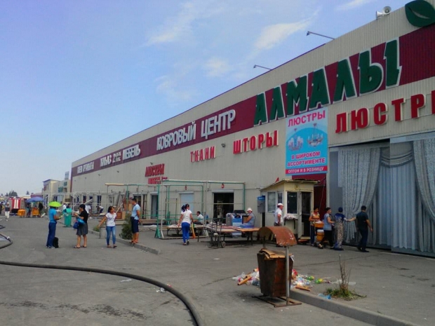 Продавцы рынка «Олжа»: «Некоторые просто плакали, спасая свои вещи»