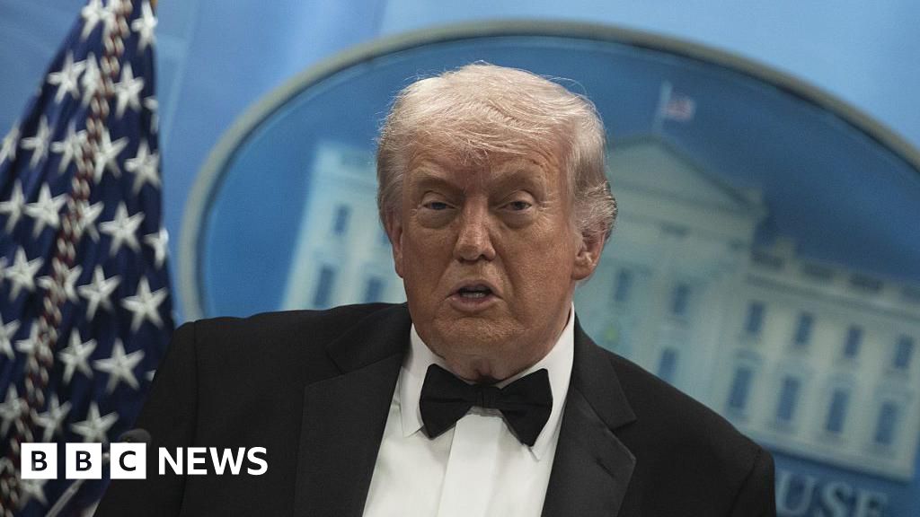 Стрельба на ужине журналистов: Трамп и чиновники были 'вероятной' целью