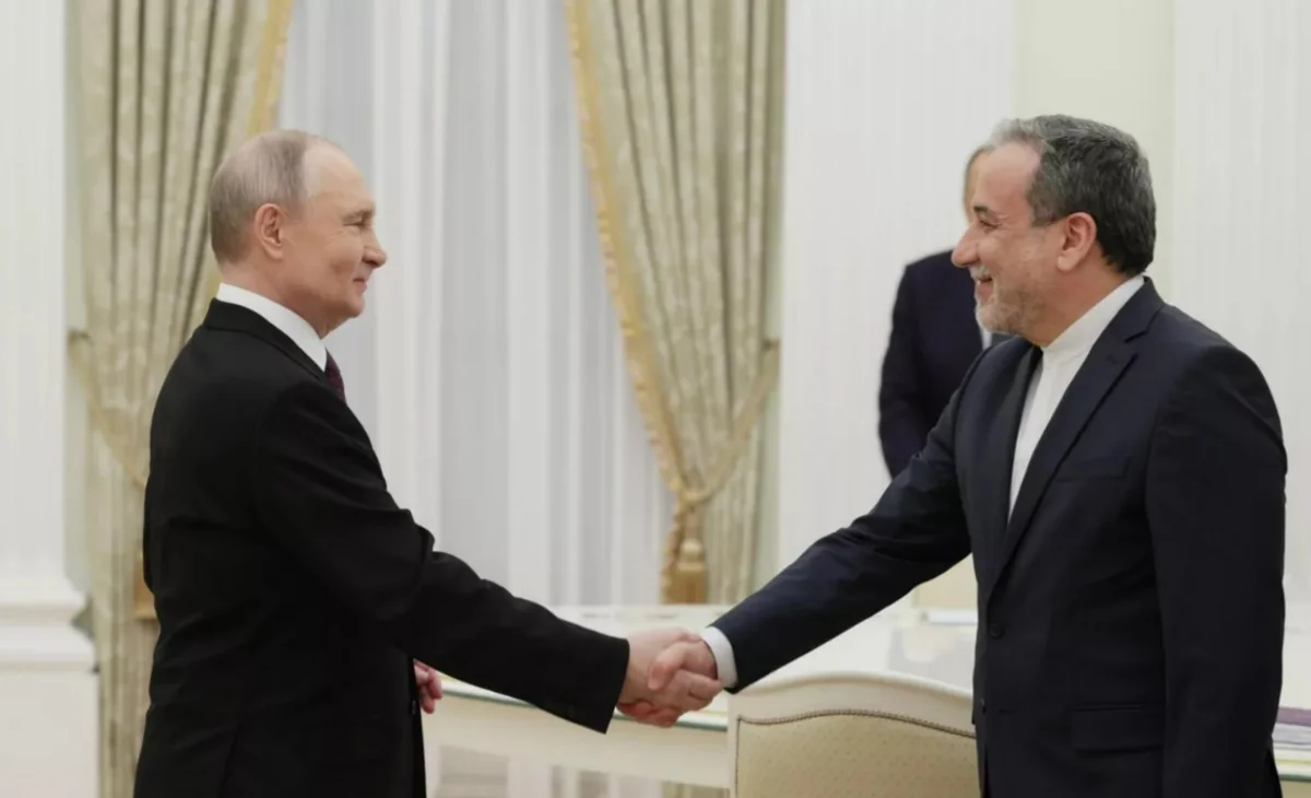Путин и Арагчи проводят встречу в Санкт-Петербурге