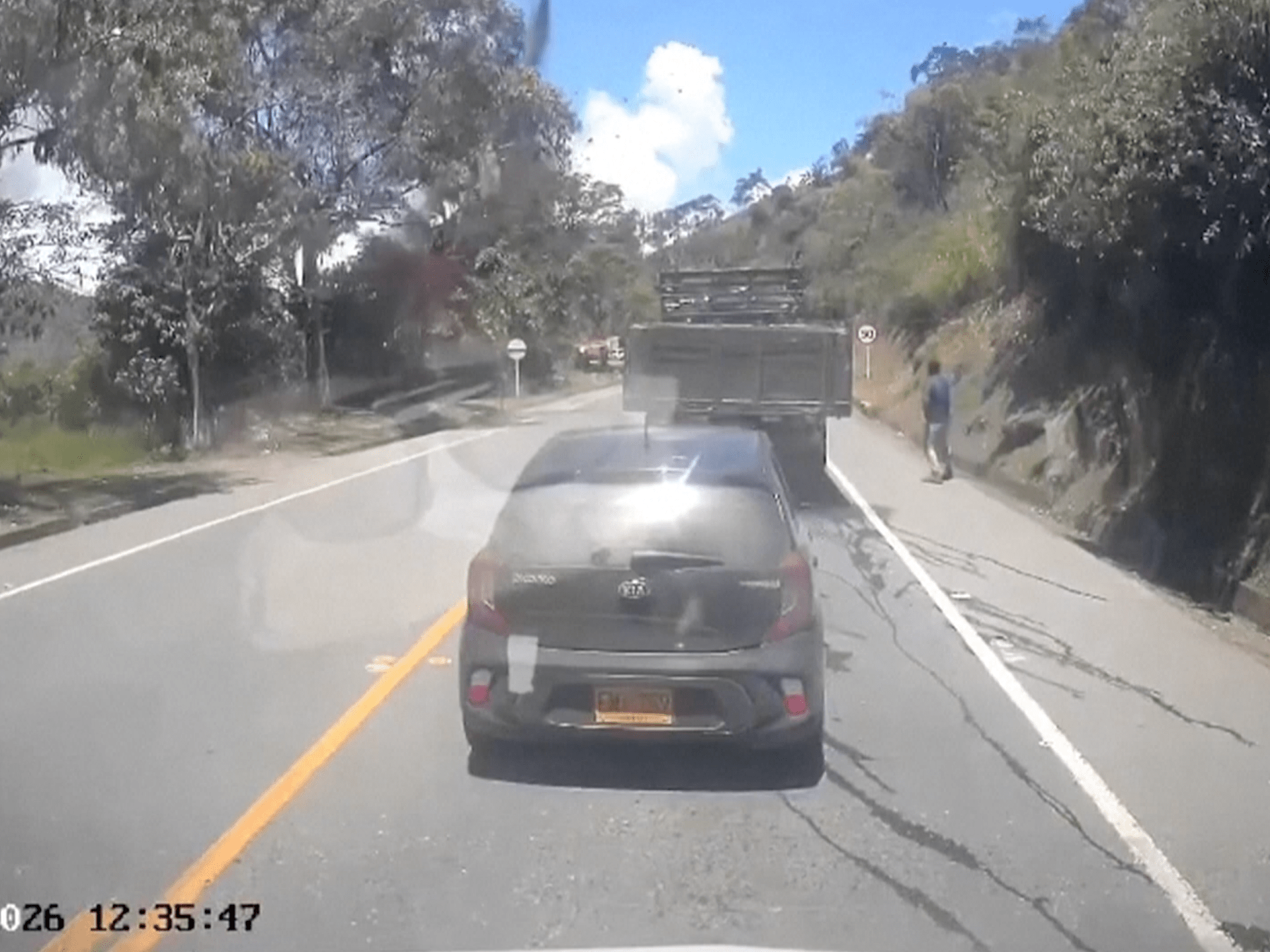 В Колумбии опубликовали видео смертельного взрыва автобуса