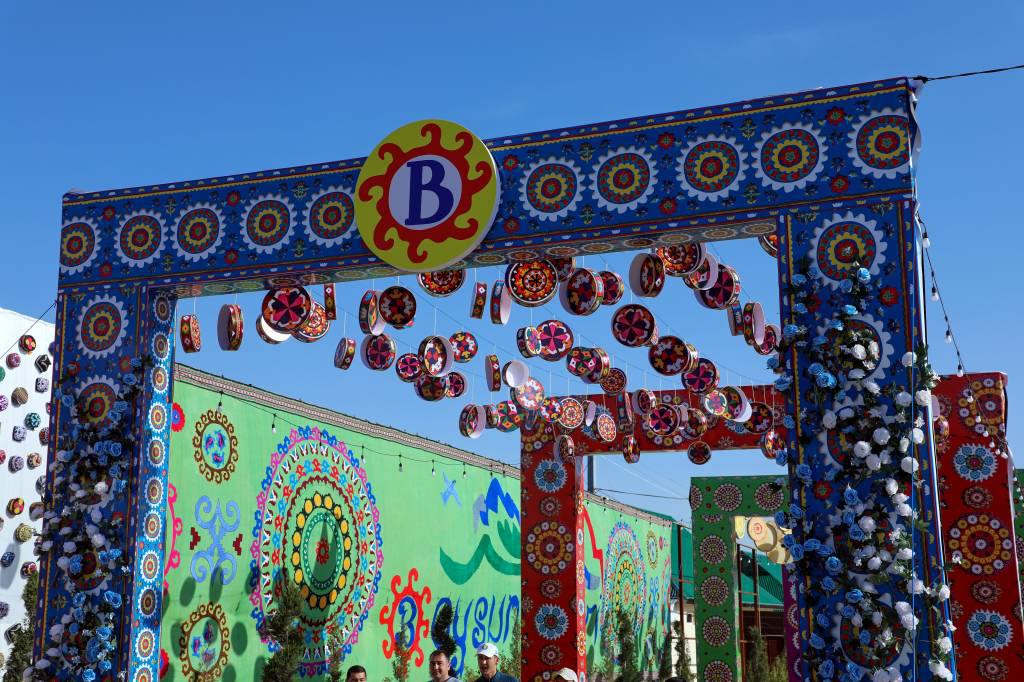 Гигантская курпача и сотня этно-групп. "Бойсун бахори" готовится удивить мир