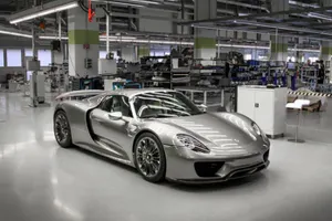 Porsche продала почти все 918 Spyder