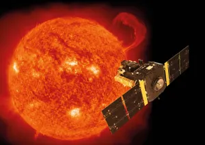 Спутник NASA зафиксировал обстрел Солнца гигантским НЛО