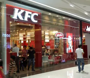KFC ищет людей, выложивших в интернет фото с червями