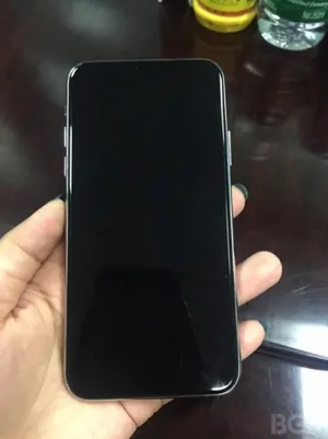 В сеть просочились фотографии будущего дизайна iPhone 8. ФОТО