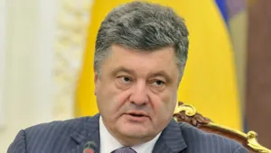 Порошенко ужесточил выезд за границу