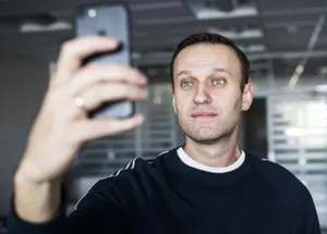 Times утверждает, что Навального пытались отравить дважды