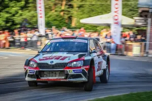 Чемпион WRC на полной скорости улетел в обрыв в Монте-Карло