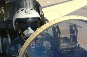 Продолжается операция по поиску пилотов с разбившегося Су-27