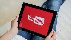 YouTube жасанды интеллект контентін бейнежазбаларда автоматты түрде белгілейді