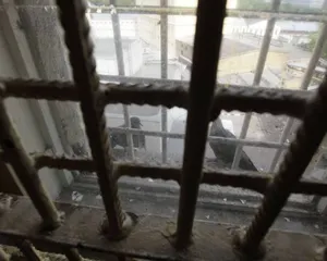 Учительница получила полтора года тюрьмы из-за обстриженной челки