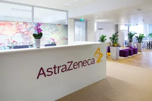 Еврокомиссия подает в суд на AstraZeneca
