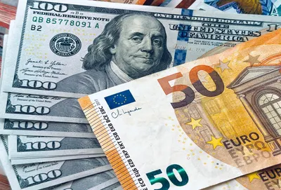 Доллар начал неделю с понижения в Казахстане